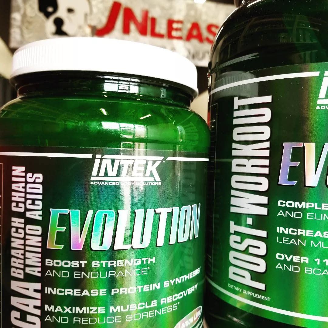 Intek BCAA and post-workout under the wall logo