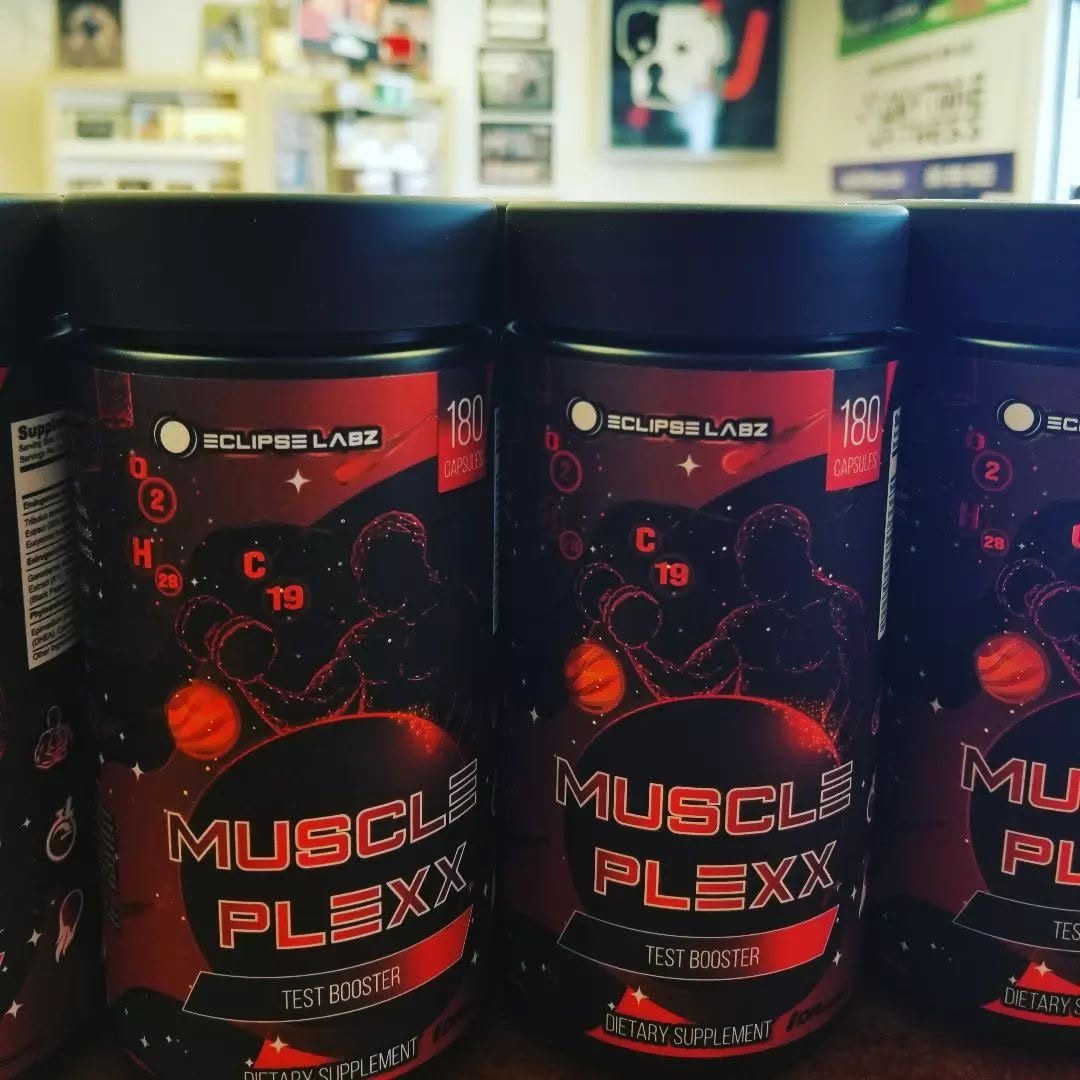 Muscle Plexx lined up under the store logo